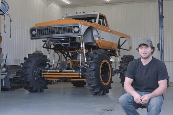 Chiếc xe tải "quái vật" tự chế tại nhà chỉ với 100.000 USD