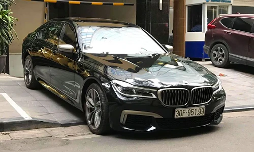 Cận cảnh BMW M760Li xDrive hơn 12 tỷ, đắt nhất Việt Nam