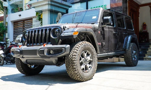 Cận cảnh Jeep Wrangler Unlimited Rubicon hơn 4 tỷ ở Sài Gòn