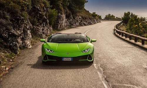 Lamborghini bán ra hơn 8.000 siêu xe trong năm 2019