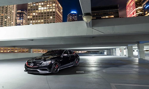 Ngắm siêu phẩm Mercedes-AMG C63 S độ ngập tràn carbon