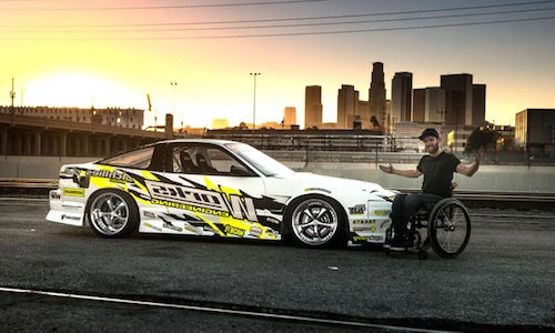 Dị nhân liệt toàn thân vẫn độ và đua xe tốc độ cao