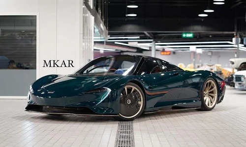 McLaren Speedtail khoác áo carbon xanh hàng độc tại Bahrain