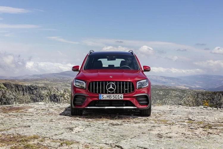 Mercedes-AMG GLB 35 4MATIC ra mắt khách Việt, gần 2,7 tỷ đồng