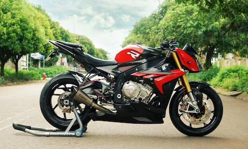 Cận cảnh BMW S1000R “độ khủng” của dân chơi Sài Gòn