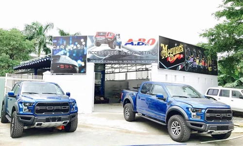 Bộ đôi siêu bán tải Ford Raptor 9 tỷ đồng cập bến VN