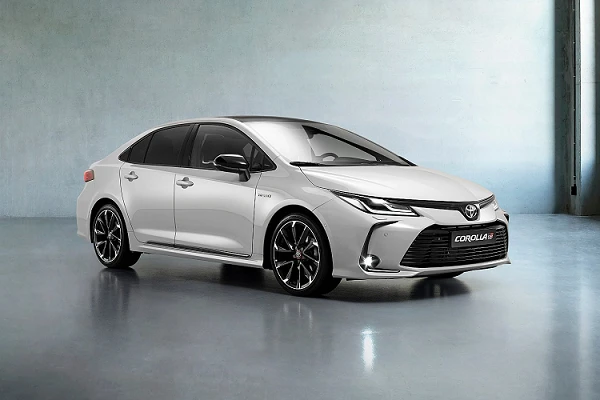 Toyota Corolla GR Sport 2021 mới, thể thao và tinh tế hơn