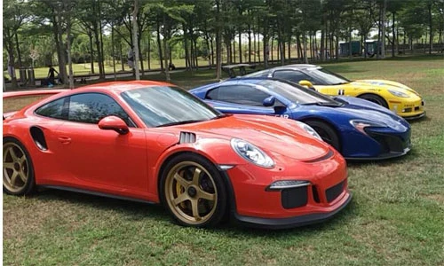 Dàn siêu xe tiền tỷ “show hàng” tại Đồng Nai