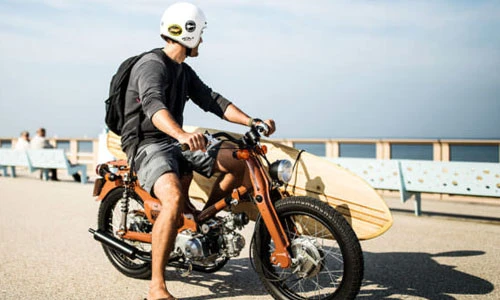 Cận cảnh xe máy Honda Cub "Tàu" độ siêu ấn tượng 