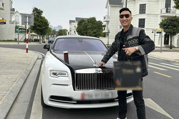 Huấn hoa hồng rao bán Rolls-Royce Wraith tiền tỷ chỉ sau hơn 1 năm 