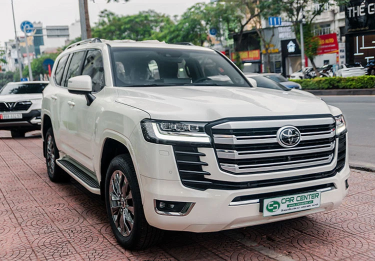 Toyota Land Cruiser bản 5 chỗ độc nhất Việt Nam hơn 7,7 tỷ đồng