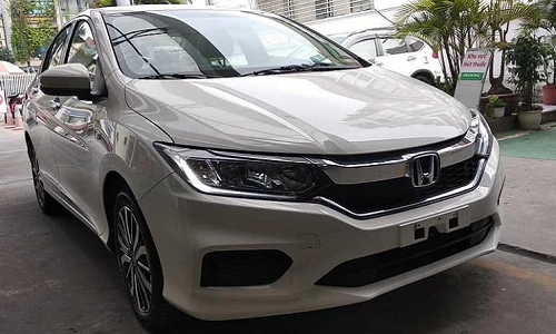 Những chi tiết cắt bỏ trên Honda City E giá rẻ tại Việt Nam