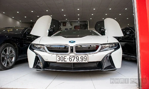 Siêu xe xanh BMW i8 tại Việt Nam giờ ra sao?