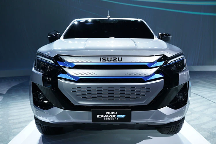 Isuzu D-Max EV 2025 ra mắt, bán tải điện "đấu" Toyota Hilux