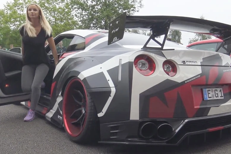 Diễn viên “phim người lớn” cầm lái Nissan GT-R PD750 