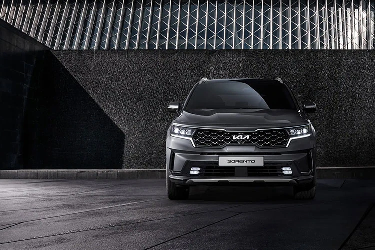 Kia Sorento 2022 logo mới, bán ra từ 621 triệu đồng tại Hàn Quốc