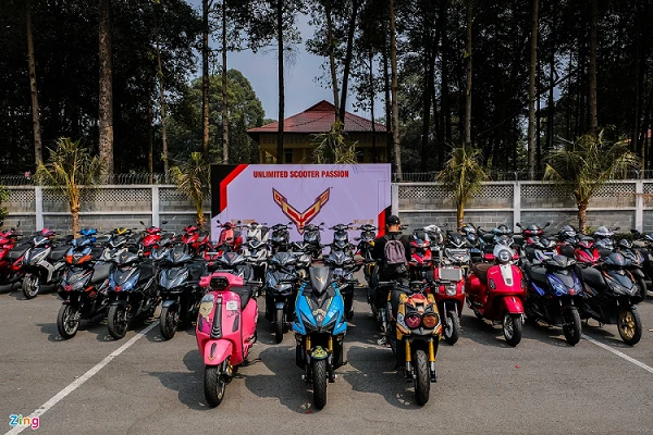 Xem dân chơi Sài Gòn "show hàng" xe ga độ khủng, đắt tiền