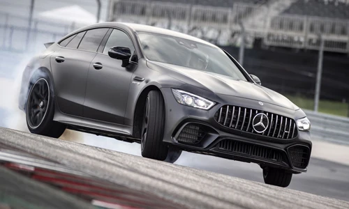 Mercedes-Benz AMG GT giá 3,2 tỷ đồng đấu Porsche Panamera 
