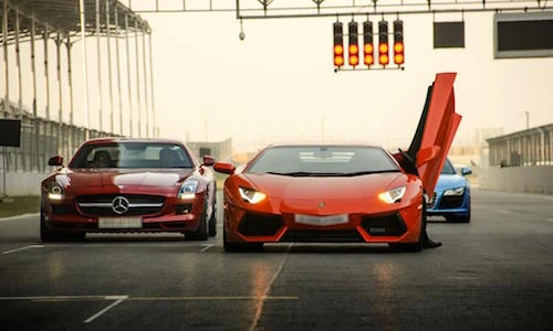 Phong cách chơi siêu xe “nghiêm túc” của đại gia Ấn Độ