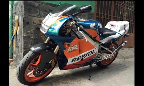 Ngắm sportbike “khói thơm” Honda NSR 250R “còn zin” ở Sài Gòn