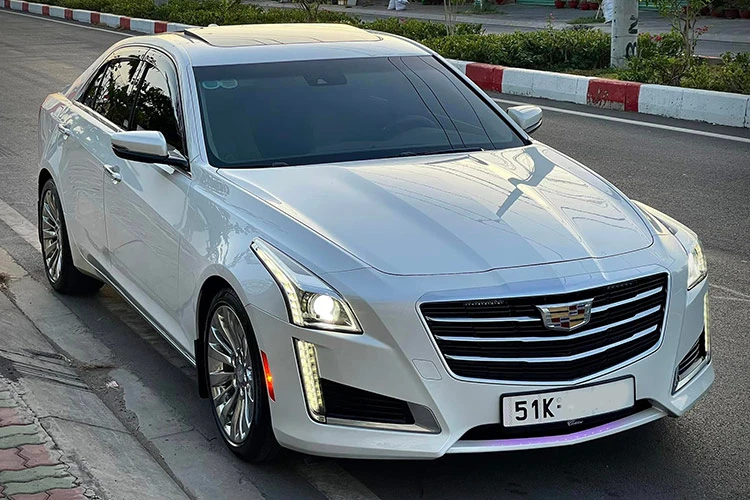 Cận cảnh Cadillac CTS hàng hiếm rao bán 1,45 tỷ ở Sài Gòn