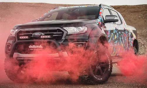 Bán tải Ford Ranger nâng gầm với phong cách cực ngầu