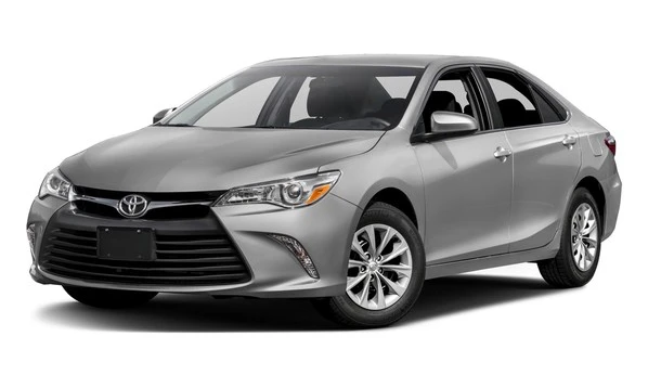 “Soi” Toyota Camry XLE 2016 giá 1,8 tỷ tại Hà Nội