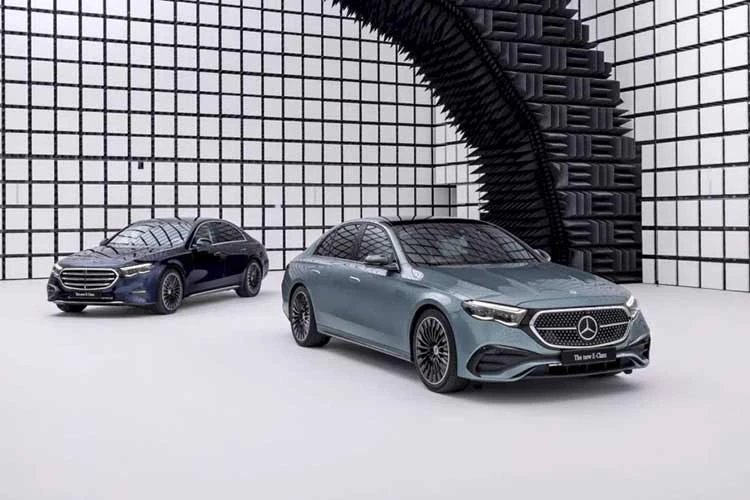 Mercedes-Benz E-Class L 2024 hạng sang chào hàng tại Trung Quốc