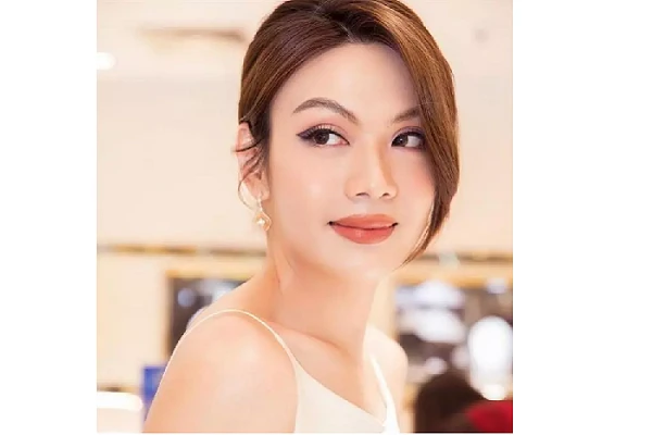 Đào Bá Lộc mặc đầm khoe lưng trần mướt mát tại sự kiện