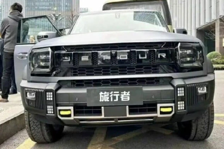 Jetour Traveler của Trung Quốc "nhái" Ford Bronco và Land Rover lần đầu lăn bánh
