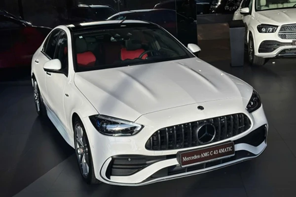 Mercedes-AMG C43 tại Việt Nam thêm trang bị, tăng giá 30 triệu