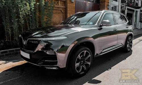 VinFast Lux SA 2.0 độ độc nhất Việt Nam trên phố Hà Nội