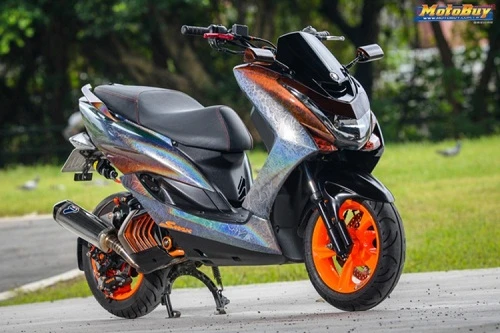 Cận cảnh xe ga Yamaha SMAX “độ khủng” 220 triệu đồng