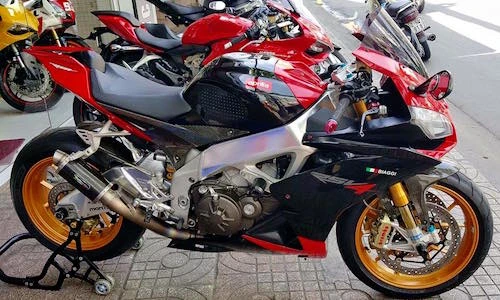 Siêu môtô Aprilia RSV4 lên "đồ chơi độc" tại Việt Nam