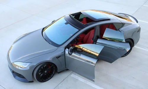 Sơn xe Tesla Model S giá 900 triệu đồng có gì đặc biệt?