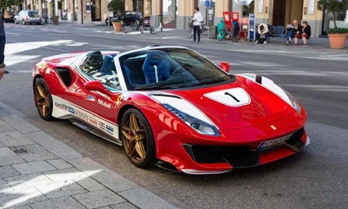 Ferrari 488 Pista Spider khoác áo siêu xe đua huyền thoại