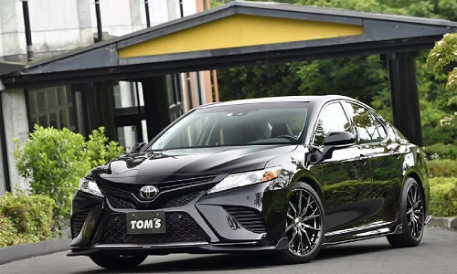 Toyota Camry C35 phong cách "chất chơi" từ 1,4 tỷ đồng