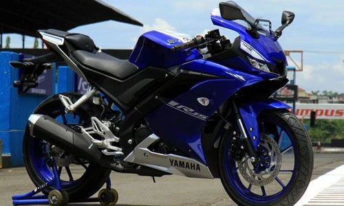 Yamaha R15 V3.0 2017 "chốt giá" 90 triệu tại Việt Nam?