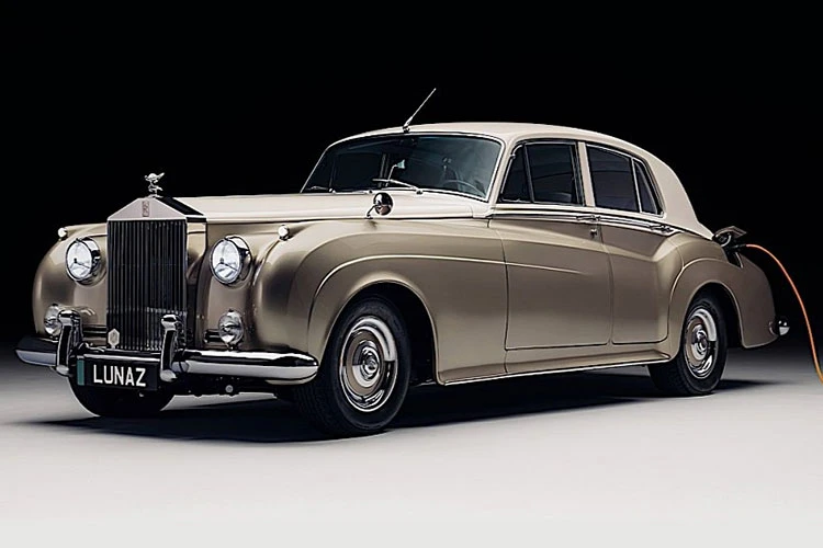 Rolls-Royce Silver Cloud II đời 1960 "ông cụ" trẻ hoá nhờ động cơ điện