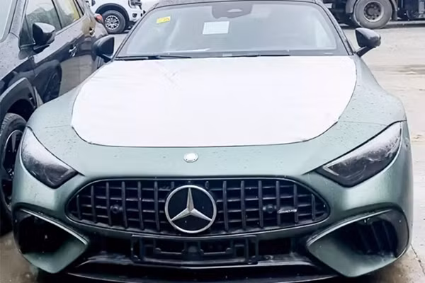 Tận thấy Mercedes-AMG SL63 hơn 12 tỷ đầu tiên về Việt Nam