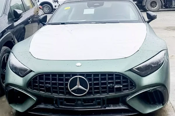 Tận thấy Mercedes-AMG SL63 hơn 12 tỷ đầu tiên về Việt Nam