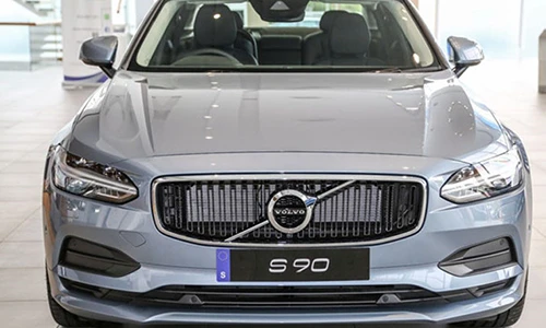 "Soi" Volvo S90 T5 Momentum gần 2 tỷ đồng vừa ra mắt 