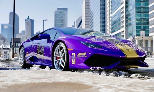 Siêu xe Lamborghini Huracan trong bộ áo tưởng niệm Kobe Bryant