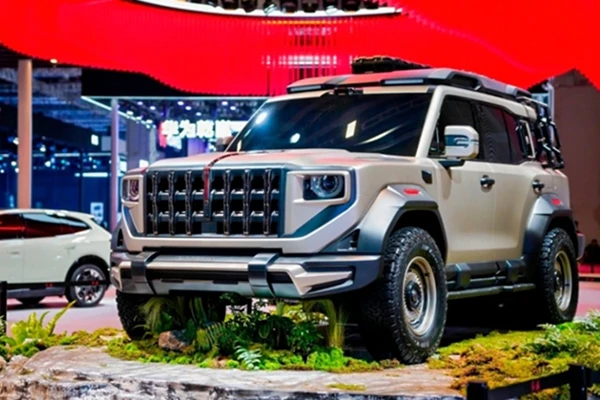 Hồng Kỳ ra mắt SUV địa hình chạy điện hạng sang đầu tiên 