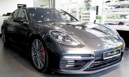 Cận cảnh Porsche Panamera Turbo 2017 giá 12 tỷ tại VN