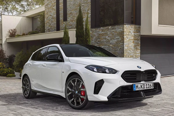 BMW 1-Series 2025 ra mắt, nâng cấp nhiều cải tiến vượt trội