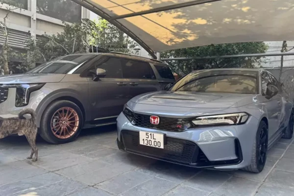 Honda Civic Type R và Mercedes-AMG G63 "biển cặp" của biker Sài thành