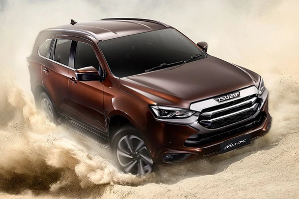 Isuzu Mu-X 2021 bớt bảo thủ, có cửa "đấu" Toyota Fortuner?