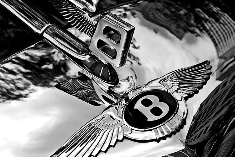 Tạm biệt động cơ W12 "huyền thoại" của Bentley, tương lai cho xe điện