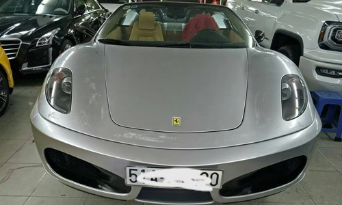 Đại gia Trung Nguyên tậu siêu xe Aston Martin hàng độc 